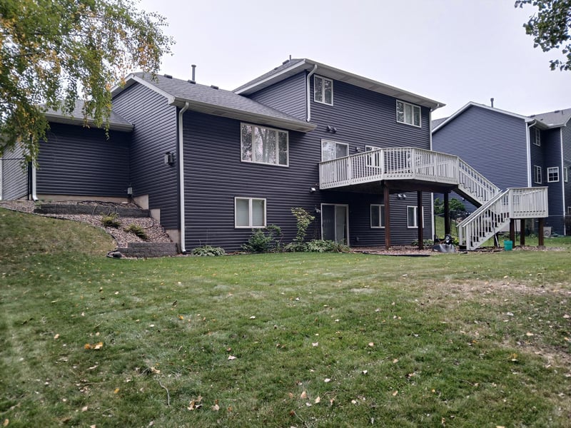 9040 Parkside Dr, Woodbury, MN 55125