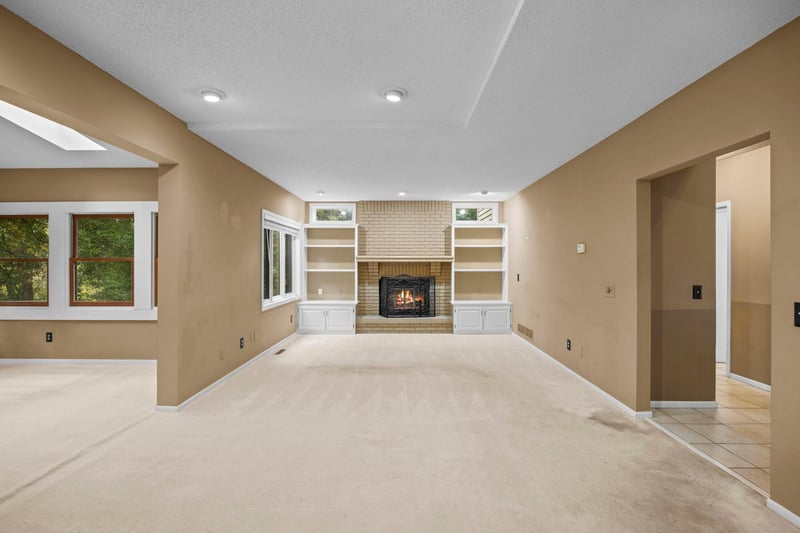 15588 Canyon Rg, Eden Prairie, MN 55347