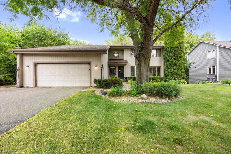 15588 Canyon Rg, Eden Prairie, MN 55347