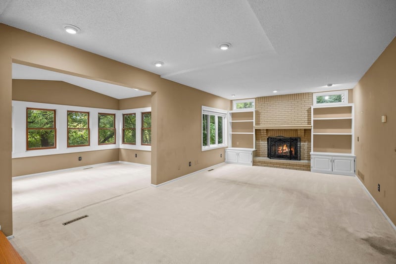 15588 Canyon Rg, Eden Prairie, MN 55347