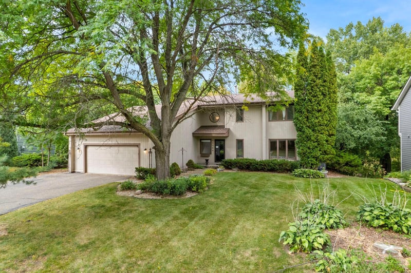 15588 Canyon Rg, Eden Prairie, MN 55347