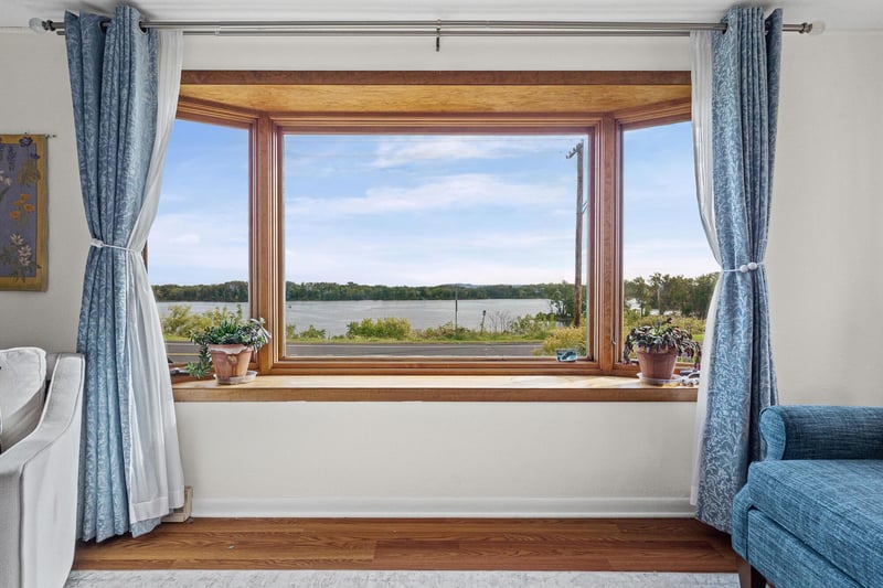 780 River St, Dakota, MN 55925