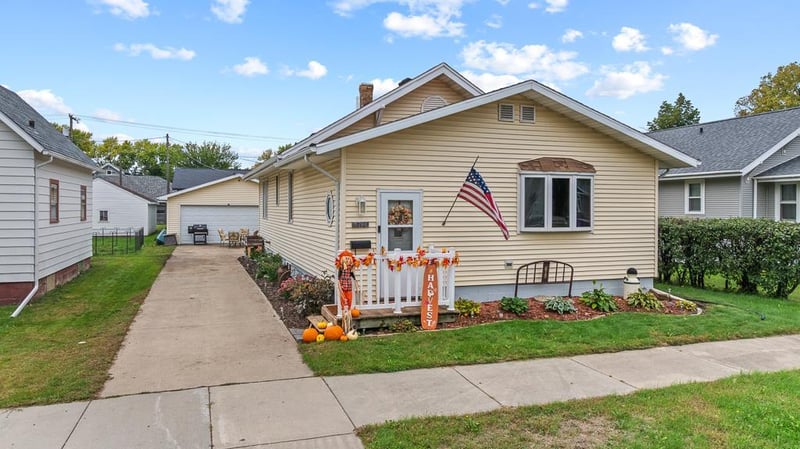 312 7th St W, Canby, MN 56220