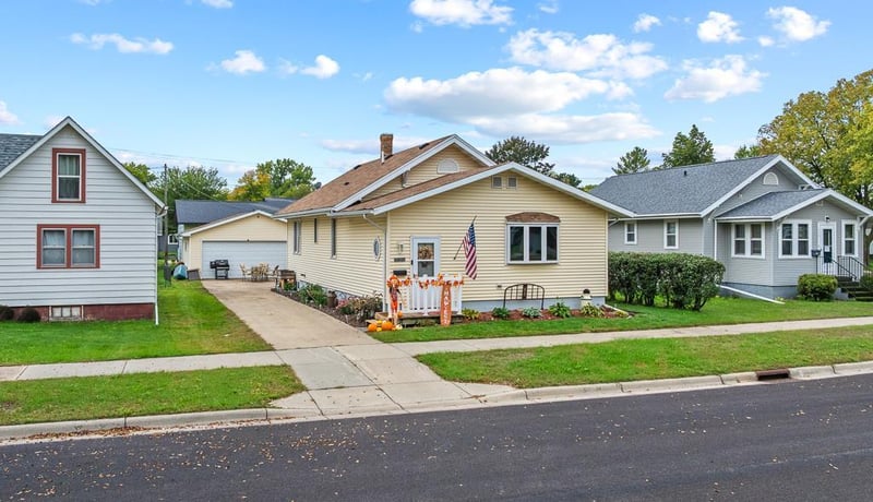 312 7th St W, Canby, MN 56220