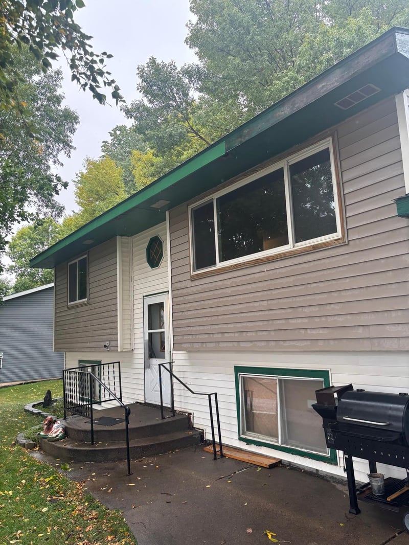 610 4th St W, Maple Lake, MN 55358