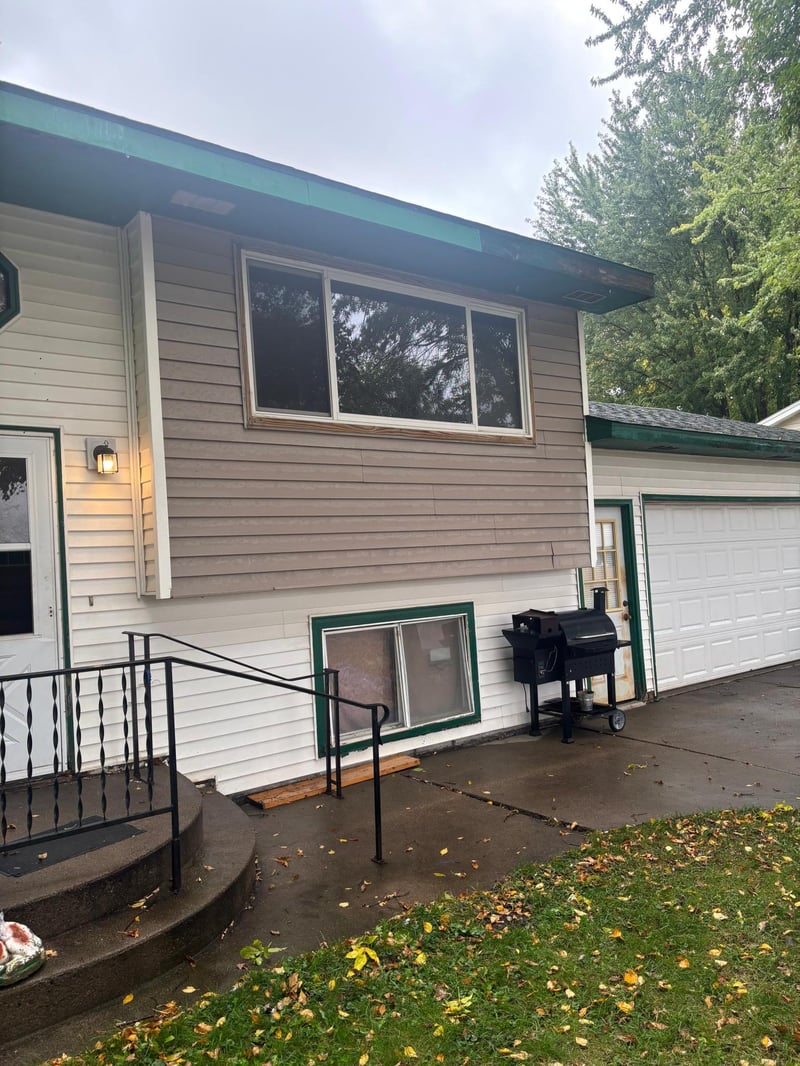 610 4th St W, Maple Lake, MN 55358