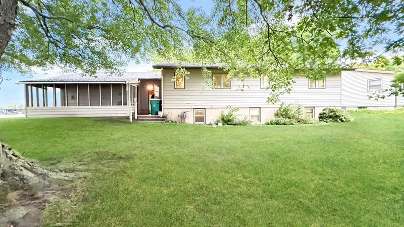 411 Chavis Dr, Hendricks, MN 56136