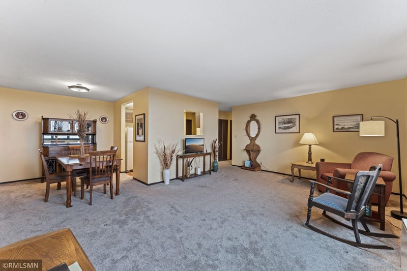 1181 Edgcumbe Rd #1005, Saint Paul, MN 55105