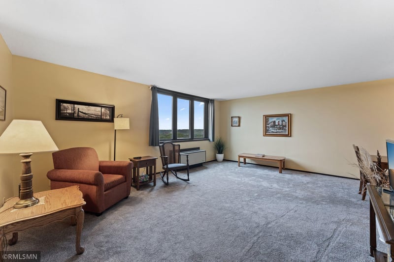 1181 Edgcumbe Rd #1005, Saint Paul, MN 55105