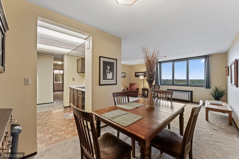 1181 Edgcumbe Rd #1005, Saint Paul, MN 55105