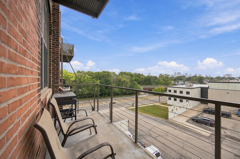 1901 E Hennepin Ave #303, Minneapolis, MN 55413