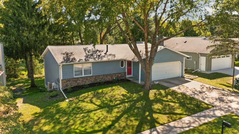 422 Chalet Dr NW, Rochester, MN 55901