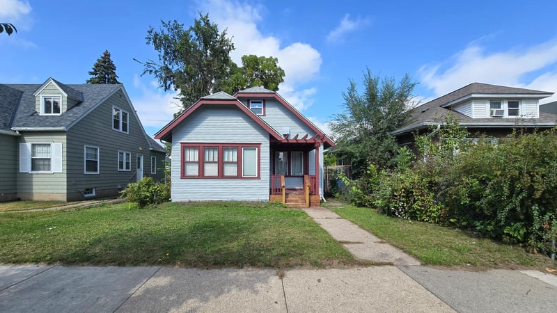749 Geranium Ave E, Saint Paul, MN 55106