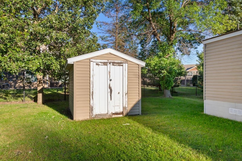 605 E Shakespeare Ave E, Mankato, MN 56001