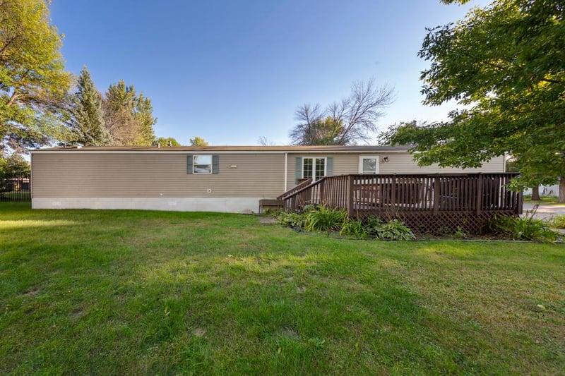 605 E Shakespeare Ave E, Mankato, MN 56001