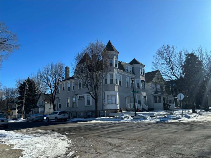 628 Mendota St, Saint Paul, MN 55106