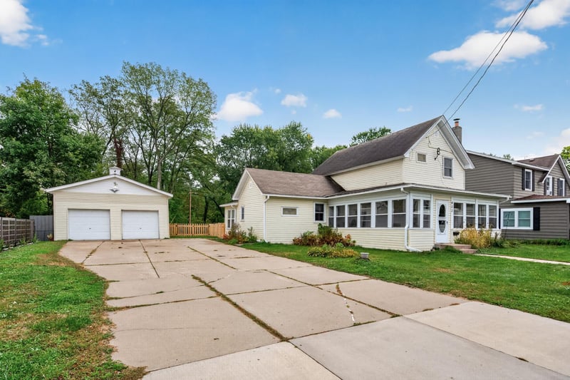423 Greeley St N, Stillwater, MN 55082