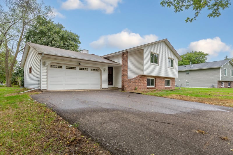 8101 Ewing Ave N, Brooklyn Park, MN 55443