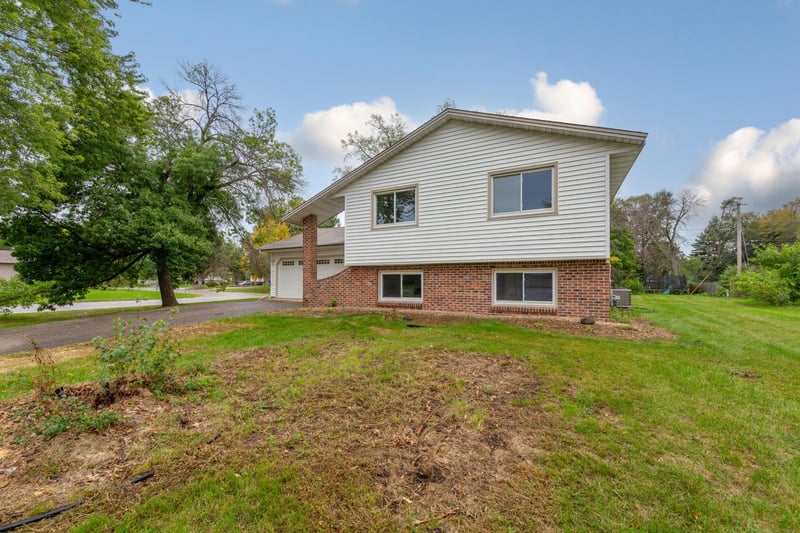 8101 Ewing Ave N, Brooklyn Park, MN 55443