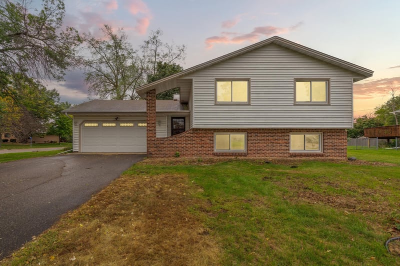 8101 Ewing Ave N, Brooklyn Park, MN 55443