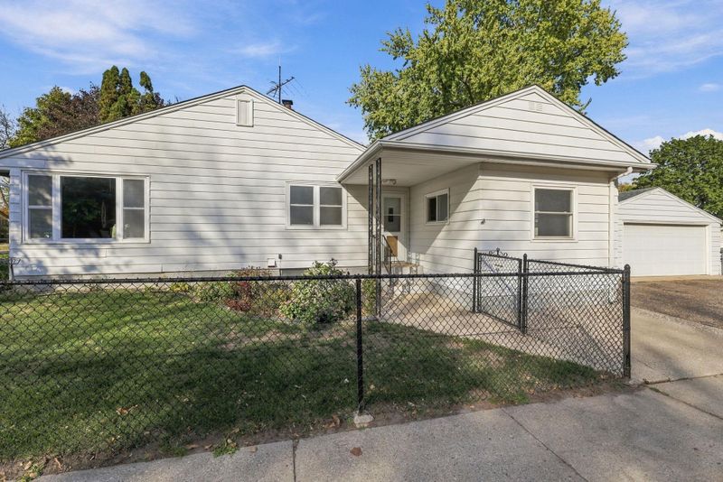 1114 Harmon Ave, West Saint Paul, MN 55118