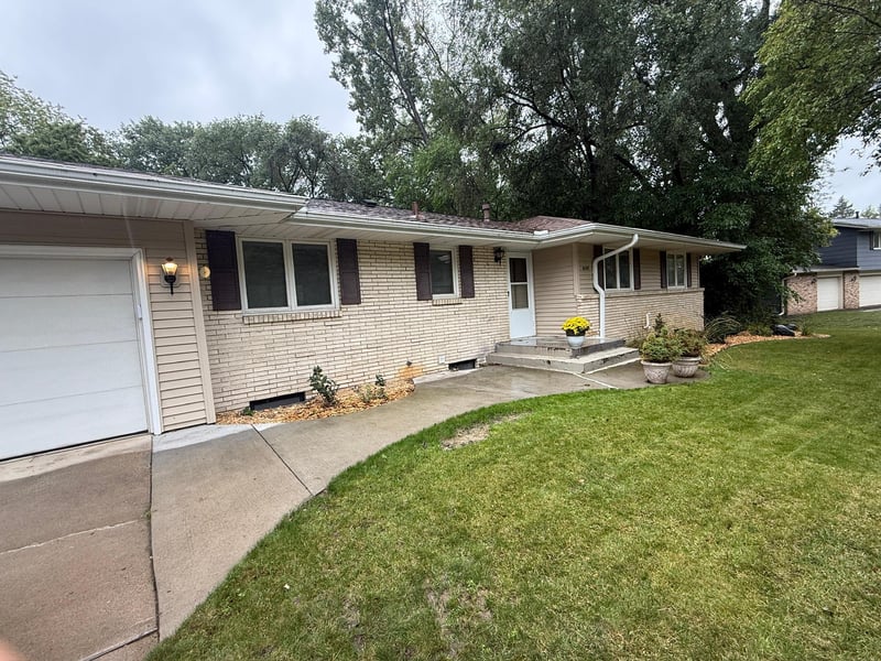 6447 Westchester Cir, Golden Valley, MN 55427