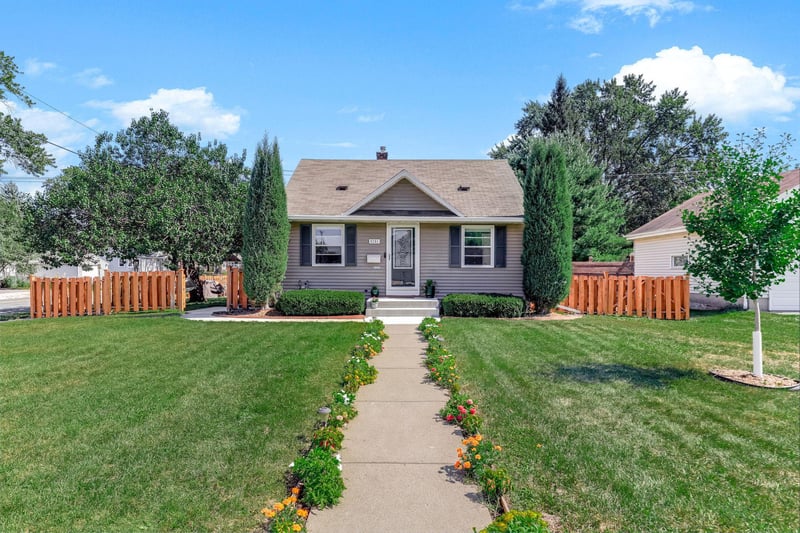 8201 Stevens Ave S, Bloomington, MN 55420