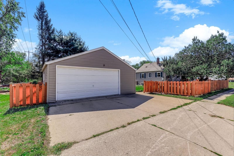 8201 Stevens Ave S, Bloomington, MN 55420