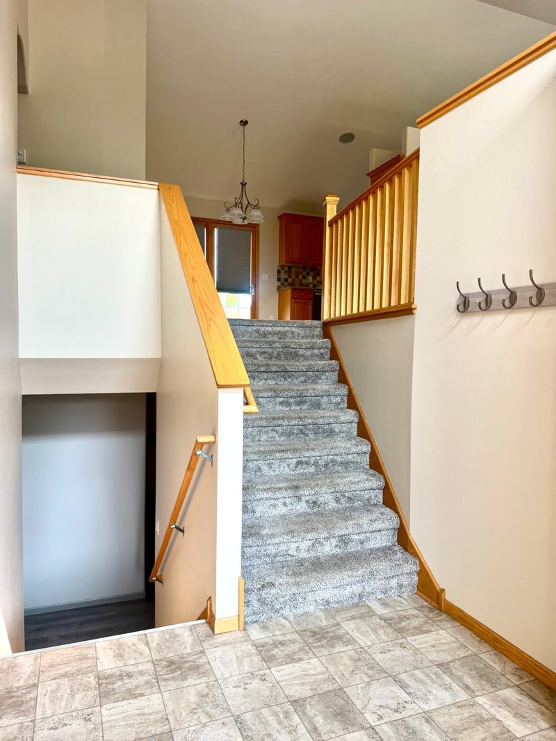 608 Colodoro Ln, Eagle Lake, MN 56024