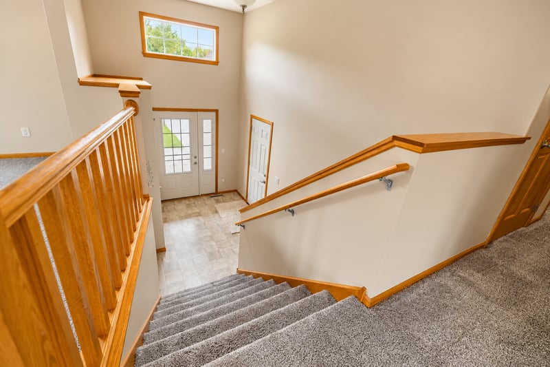 608 Colodoro Ln, Eagle Lake, MN 56024