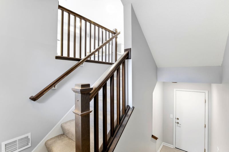 2235 Gateway Curve, North Saint Paul, MN 55109