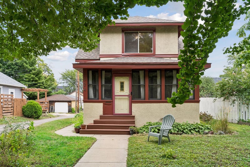 524 Lexington Pw N, Saint Paul, MN 55104
