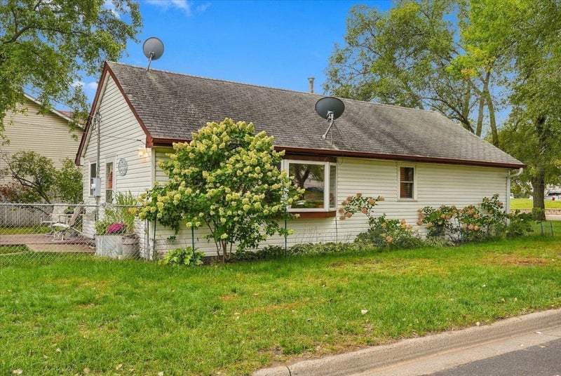 5861 Main St NE, Fridley, MN 55432
