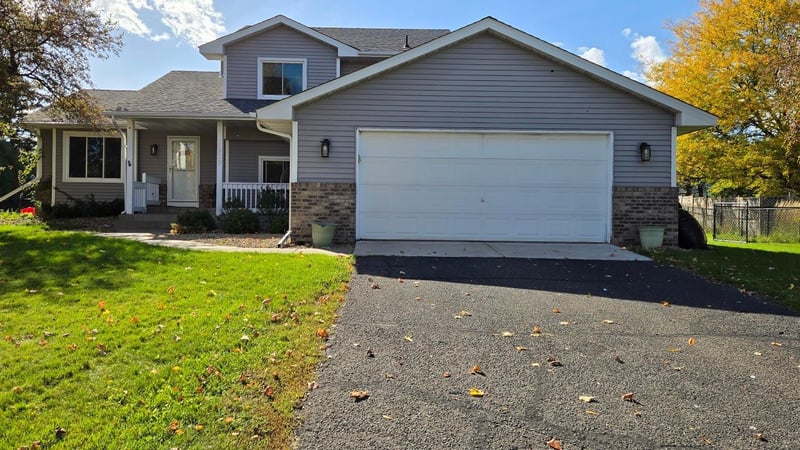 8919 Victoria Gardens, Brooklyn Park, MN 55443