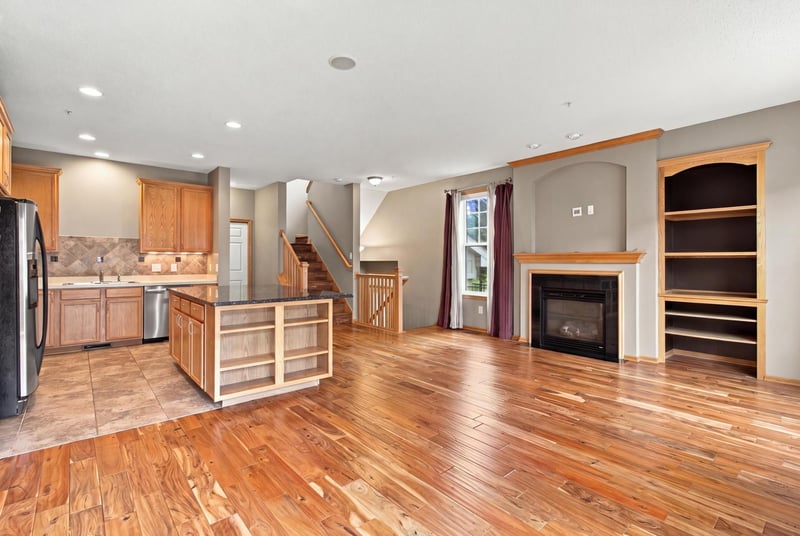 2401 121st Cir NE #L, Blaine, MN 55449