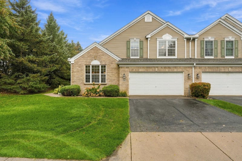 7147 Arthur Dr, Woodbury, MN 55125