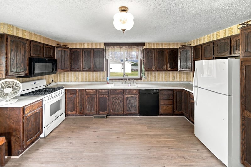 16833 351st Ave, Harmony, MN 55939