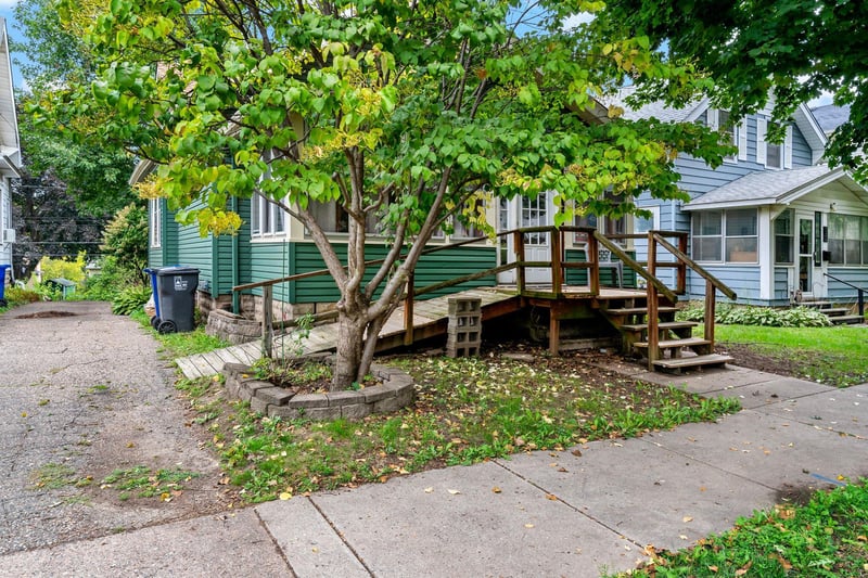 337 Winona St W, Saint Paul, MN 55107