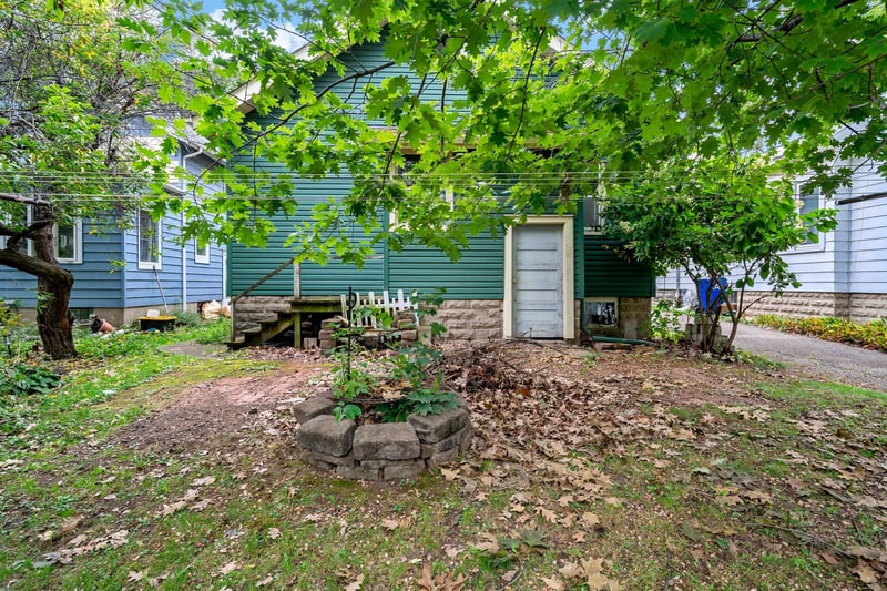 337 Winona St W, Saint Paul, MN 55107