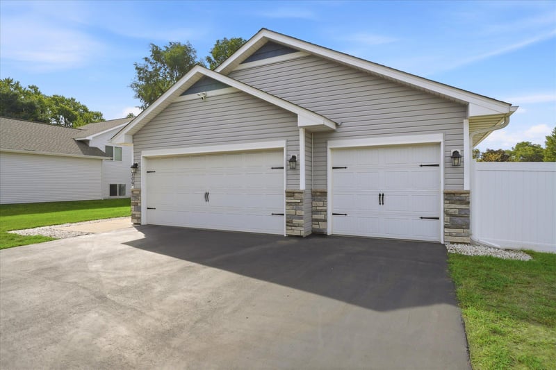 5209 49th Ave N, Crystal, MN 55429