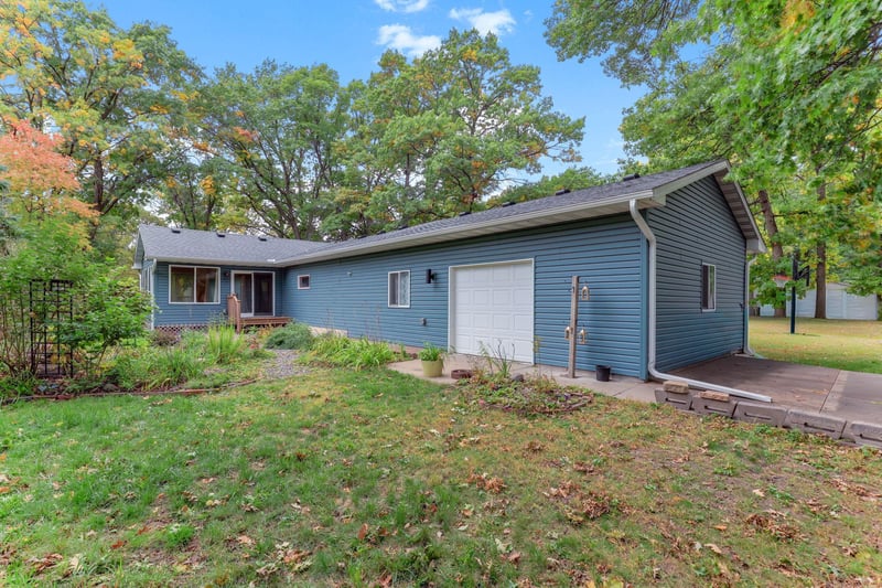 114 Woodland Cir, Princeton, MN 55371