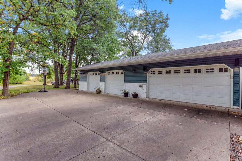 114 Woodland Cir, Princeton, MN 55371