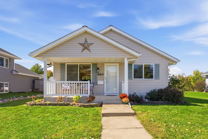 460 Minnesota St NW, Hutchinson, MN 55350
