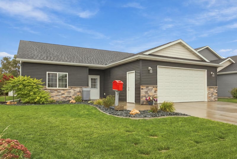 3613 30th St S, Moorhead, MN 56560