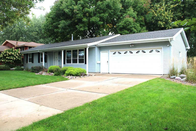 1323 Conrad Dr, Winona, MN 55987