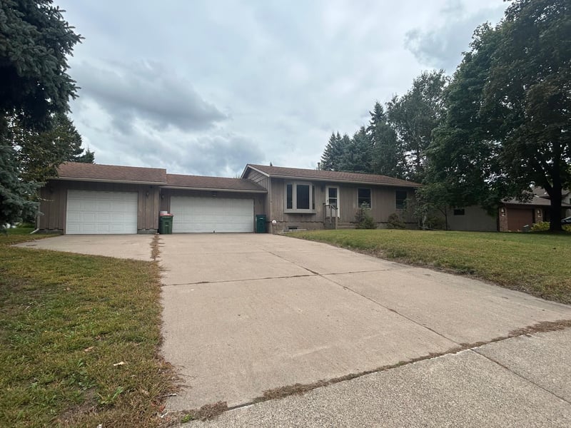 8741 Griggs Ave, Circle Pines, MN 55014