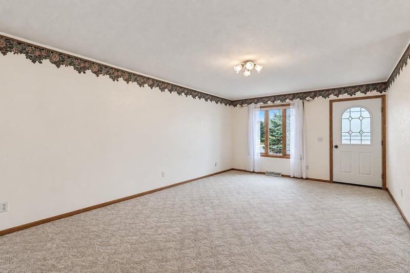 1327 S German St, New Ulm, MN 56073