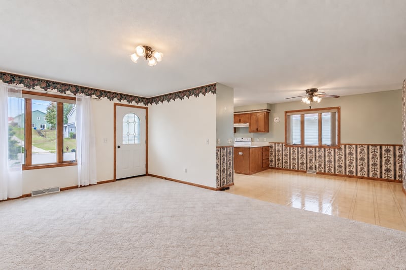 1327 S German St, New Ulm, MN 56073