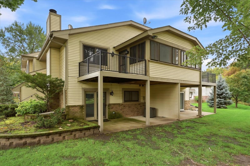 1618 Clemson Dr #B, Eagan, MN 55122