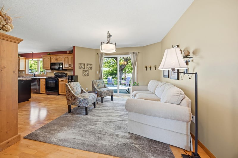 137 Elk Dr SE, Hutchinson, MN 55350